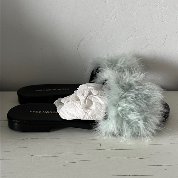 Luxury Feather Slide Sandals Light Blue Made in Italy NWT Size 36 (Women’s 5) - Picture 4 of 6